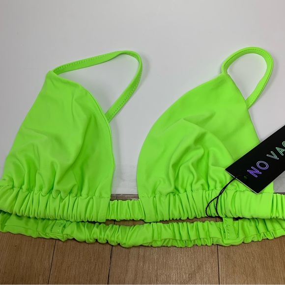 Grape Overwhelm The Senses
Skirt Set BNWT SIZE MEDIUM - Picture 9 of 13